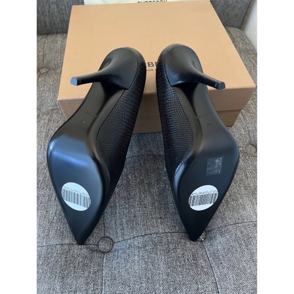 Brand new Burberry shoes size 40 EU - Picture 4 of 4